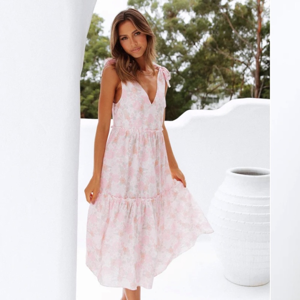 Never worn petal and pup flora midi dress